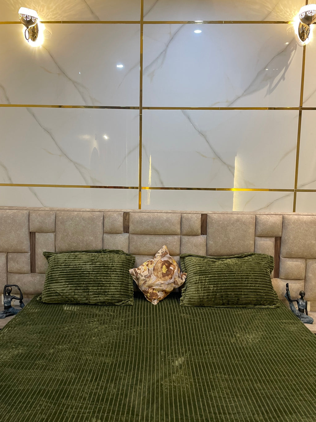 Olive Green Premium Velvet Elastic Fitted Bedsheet Set