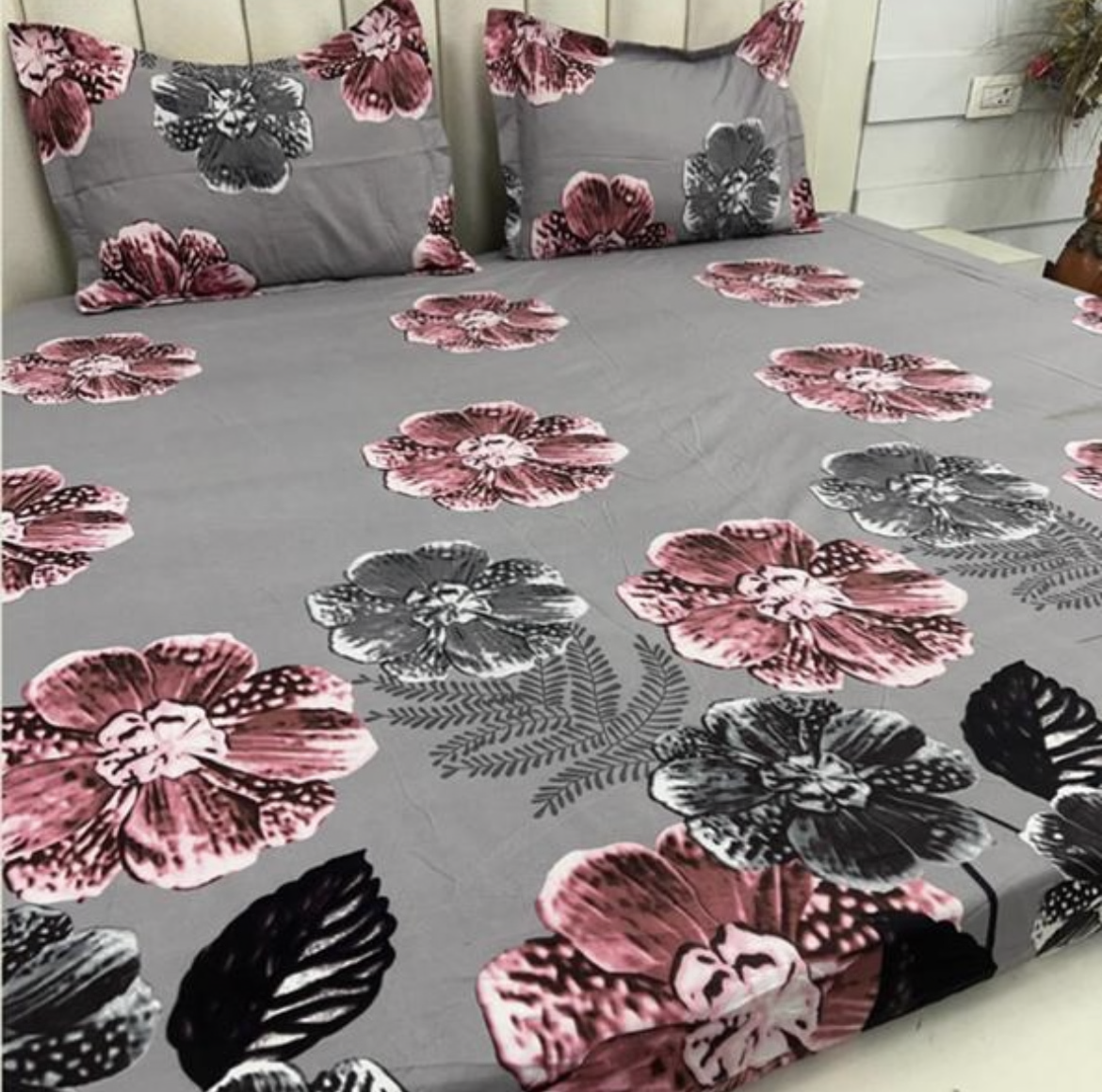 Grey pink floral fitted elastic bedsheet - with pillow covers | Premium cotton mix fabric