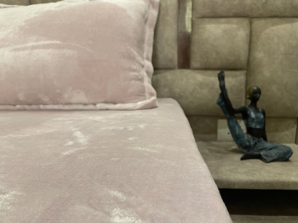 Luxury Solid Lavender Elastic Fitted Bedsheet - king size