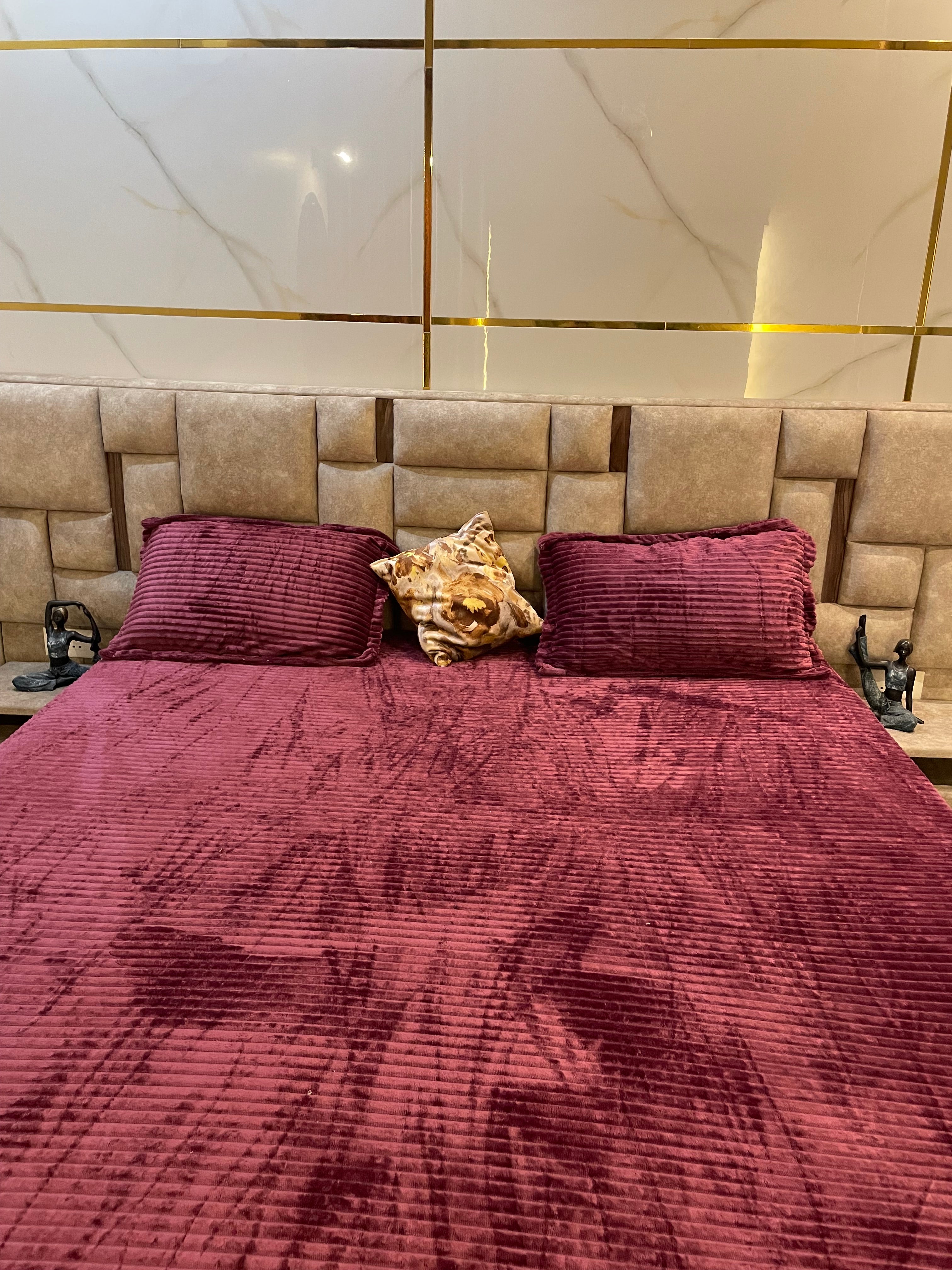 Maroon Premium Velvet Ribbed Elastic Fitted Bedsheet Set