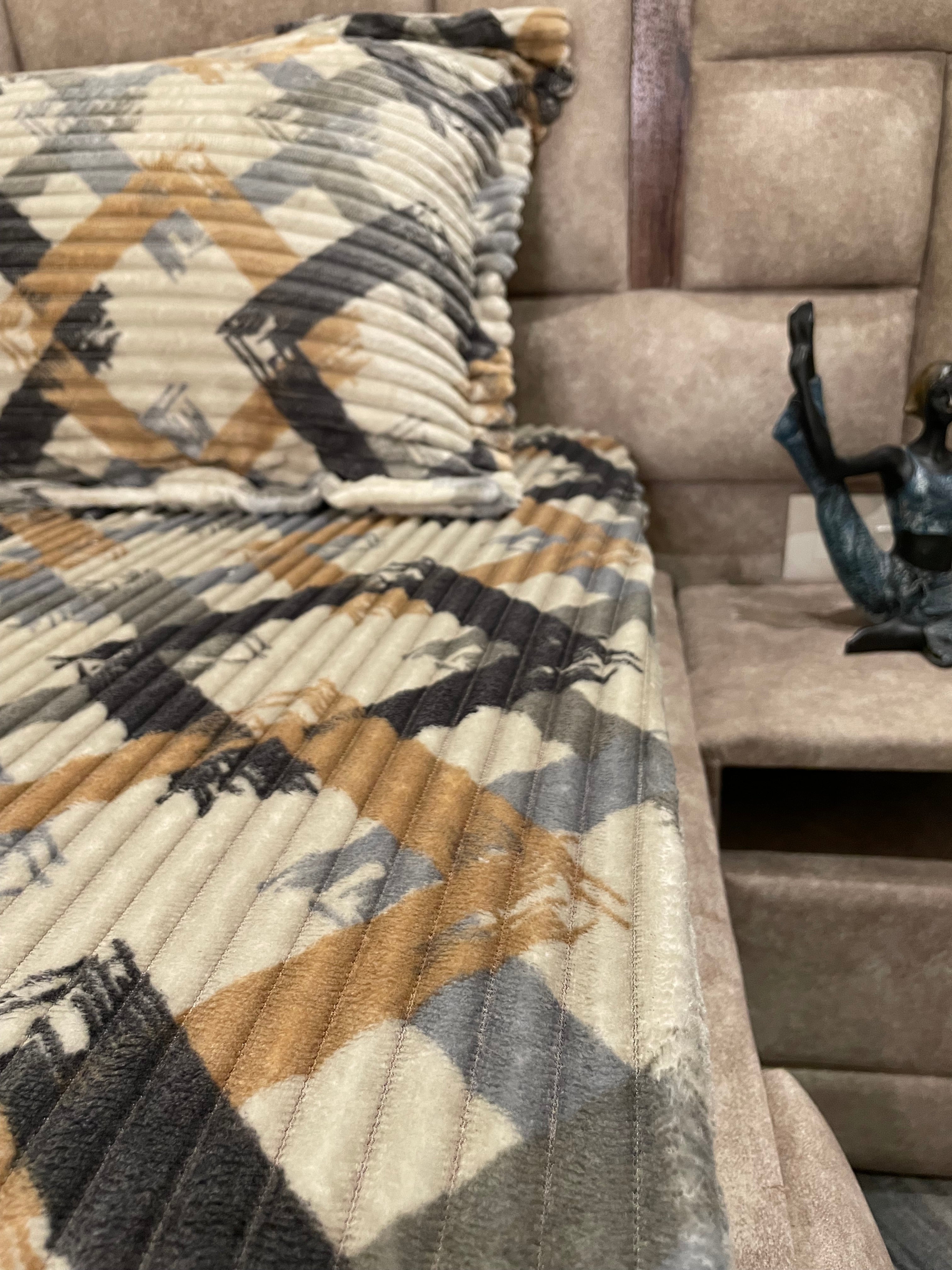 Premium Elastic Fitted Bedsheet with Pillow Covers – Modern Geometric Print