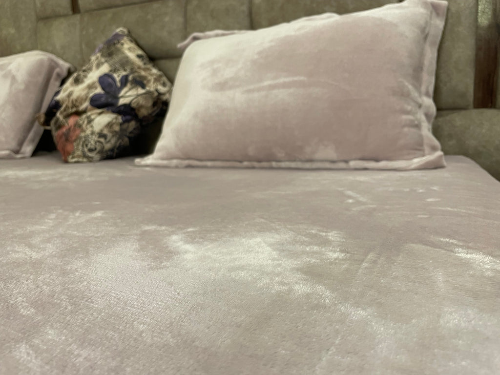 Luxury Solid Lavender Elastic Fitted Bedsheet - king size