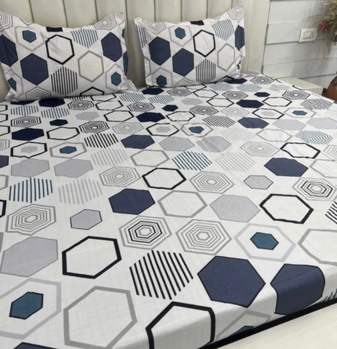Modern Blue Geometric Elastic Fitted Bedsheet with Pillow Covers – Premium Cotton Mix