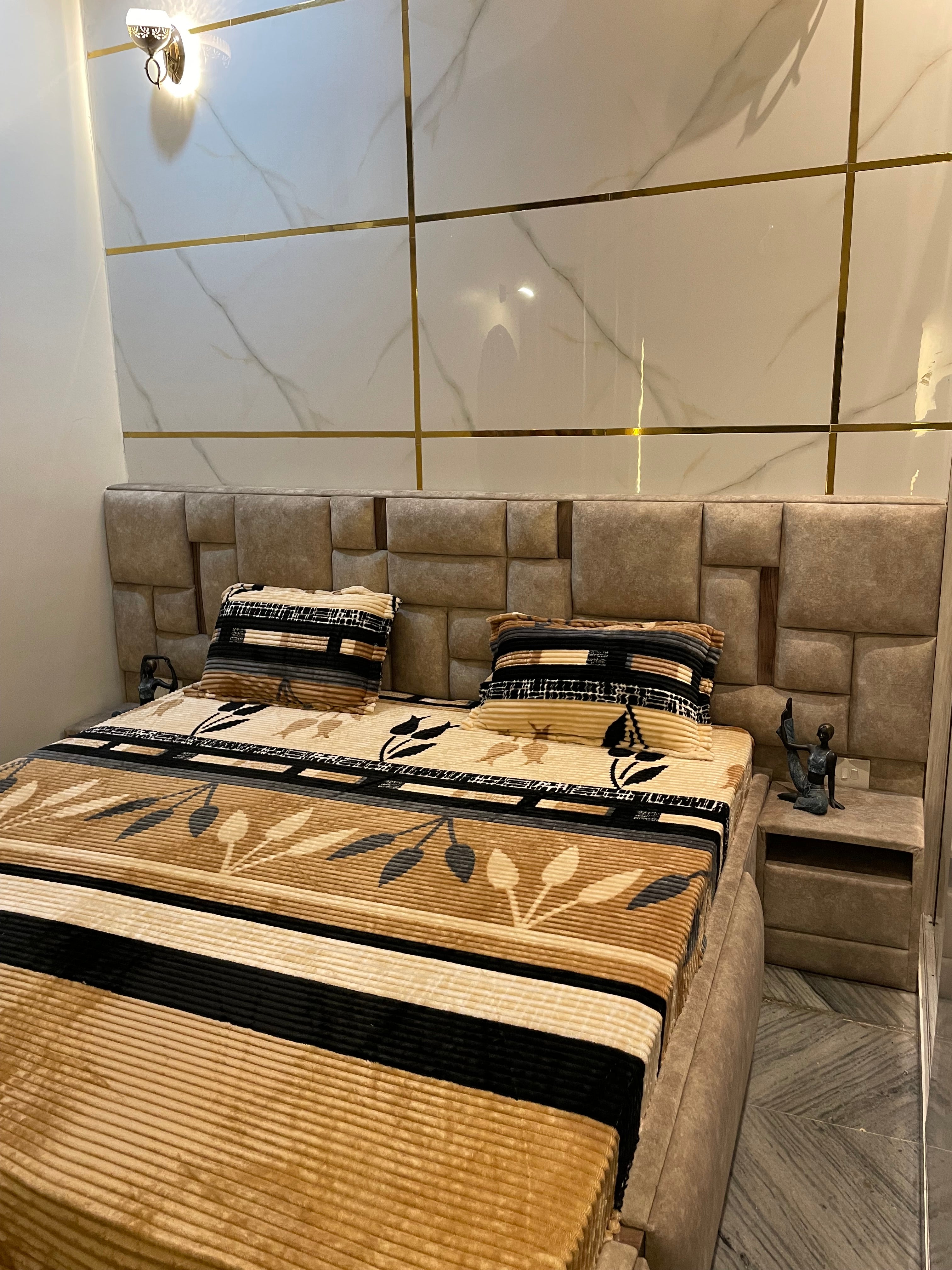 Beige & Black Leaf Print Velvet ribbed Elastic Fitted Bedsheet Set