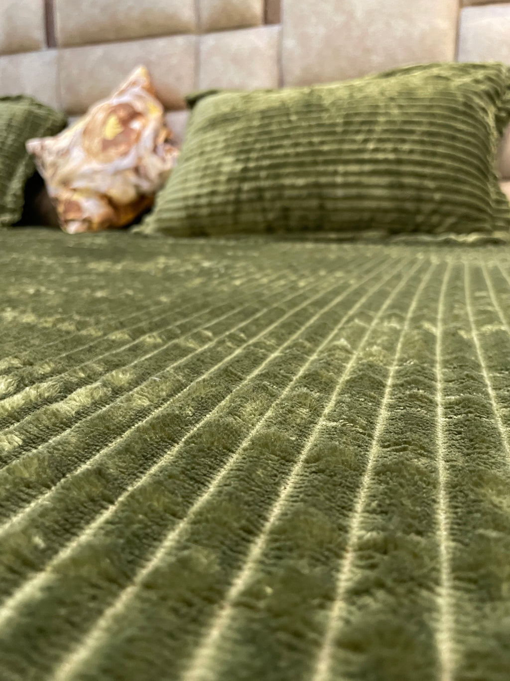 Olive Green Premium Velvet Elastic Fitted Bedsheet Set