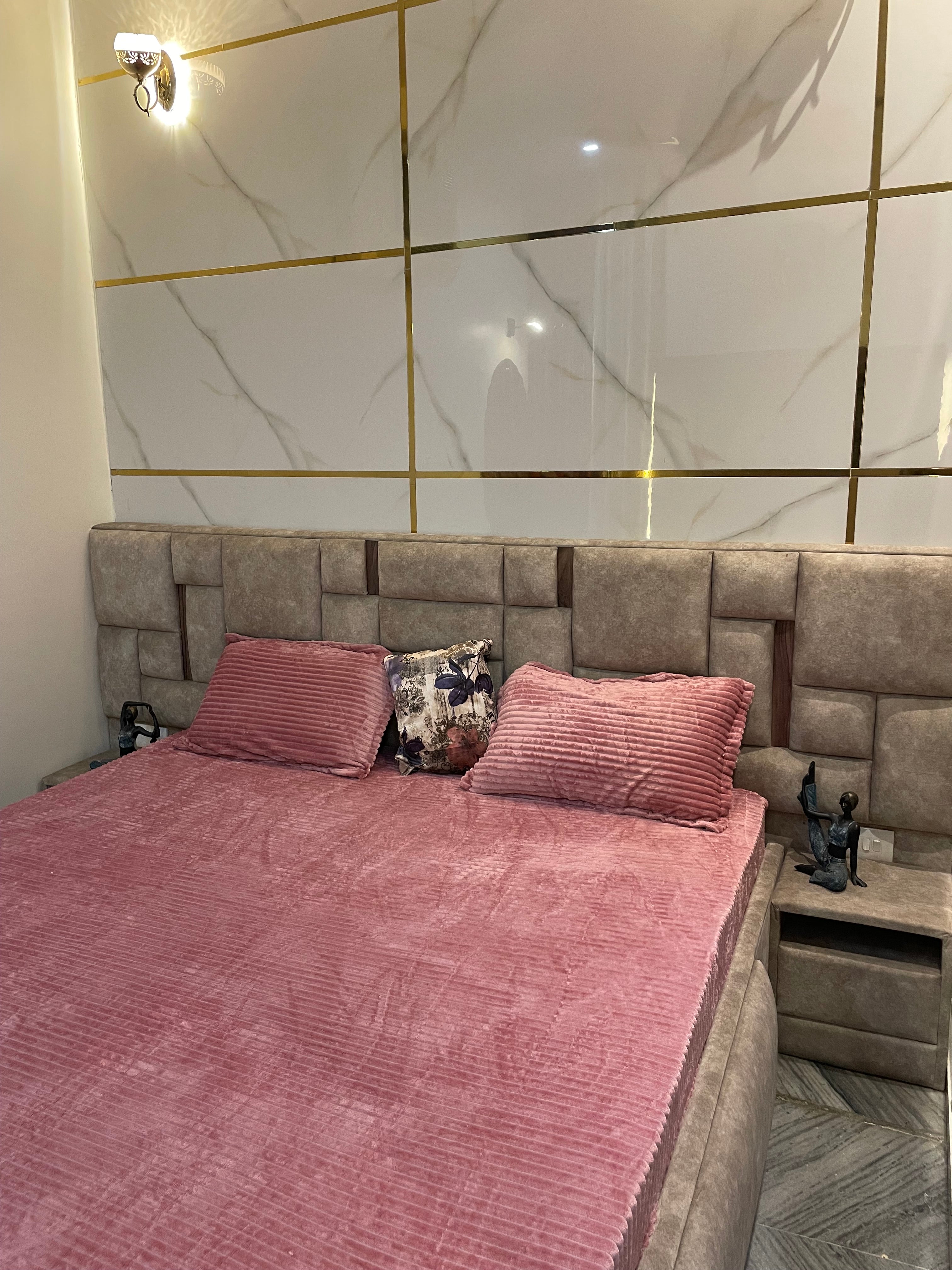 Experience premium elastic-fitted bedsheets by Fabrics by MS. 💚🛏️