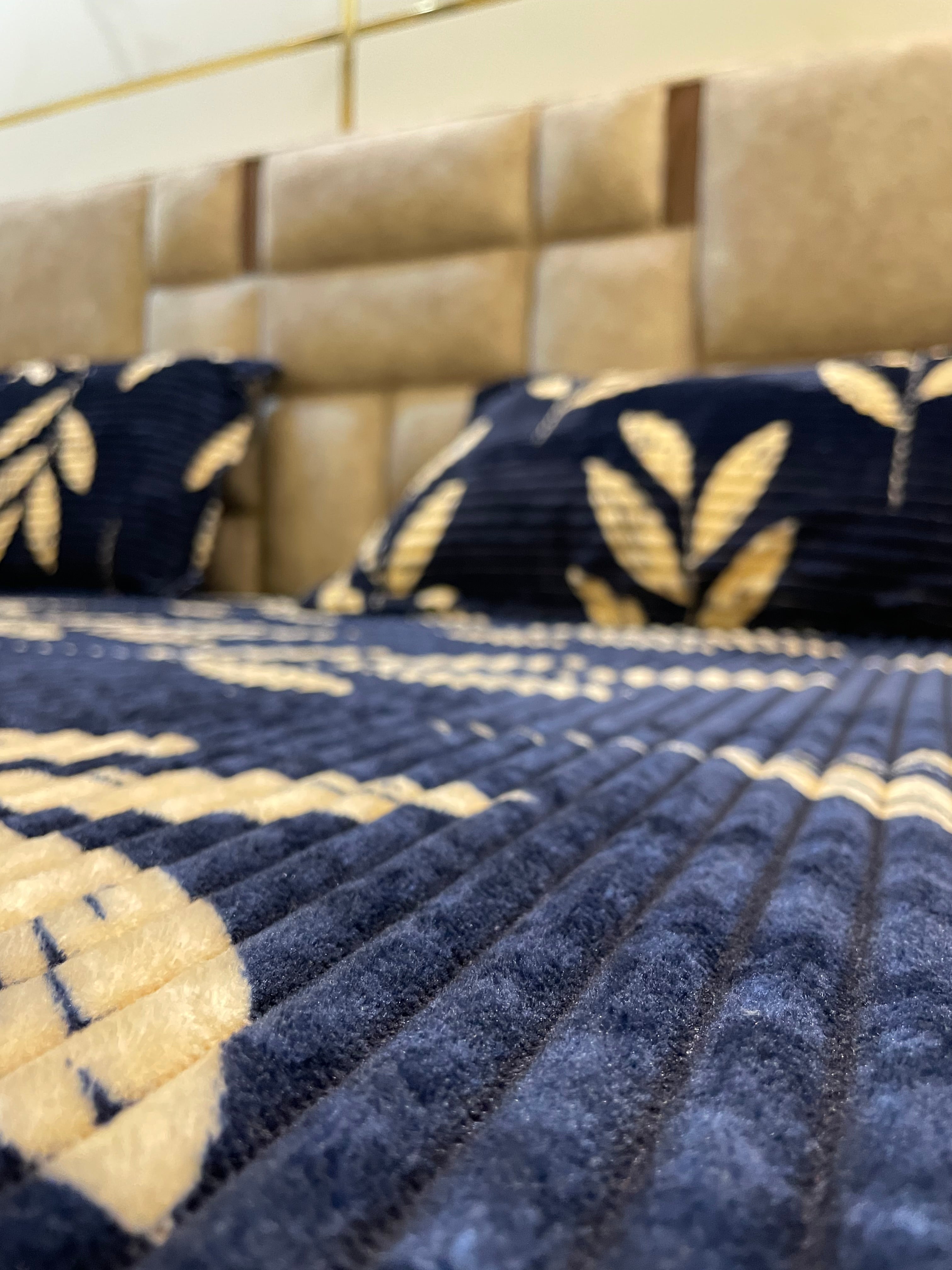 Luxe Winter Velvet Fitted Bedsheet – Navy Leaf Design