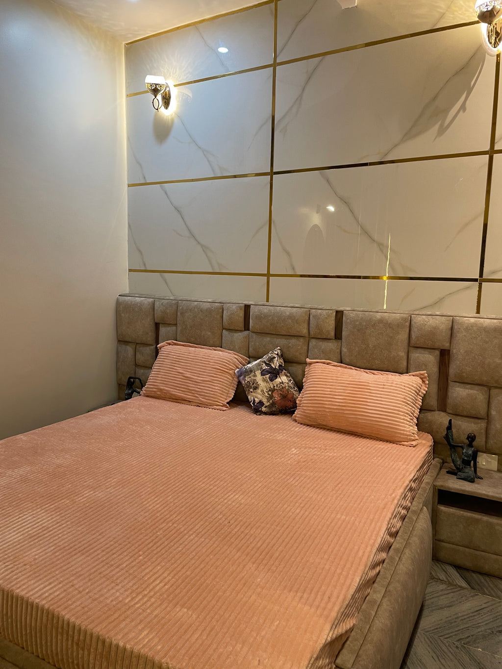 Baby pink velvet elastic fitted bedsheet set