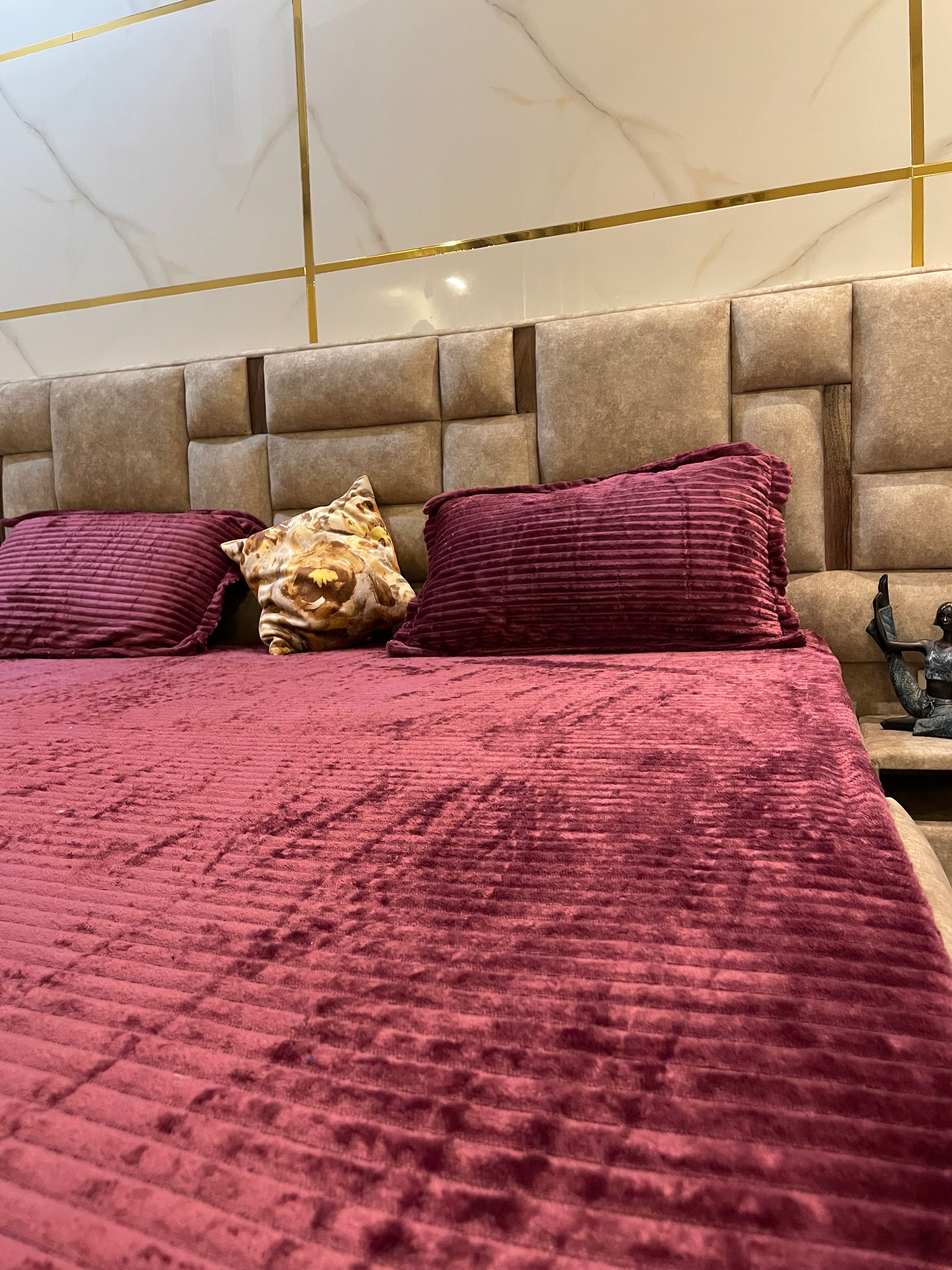 Maroon Premium Velvet Ribbed Elastic Fitted Bedsheet Set