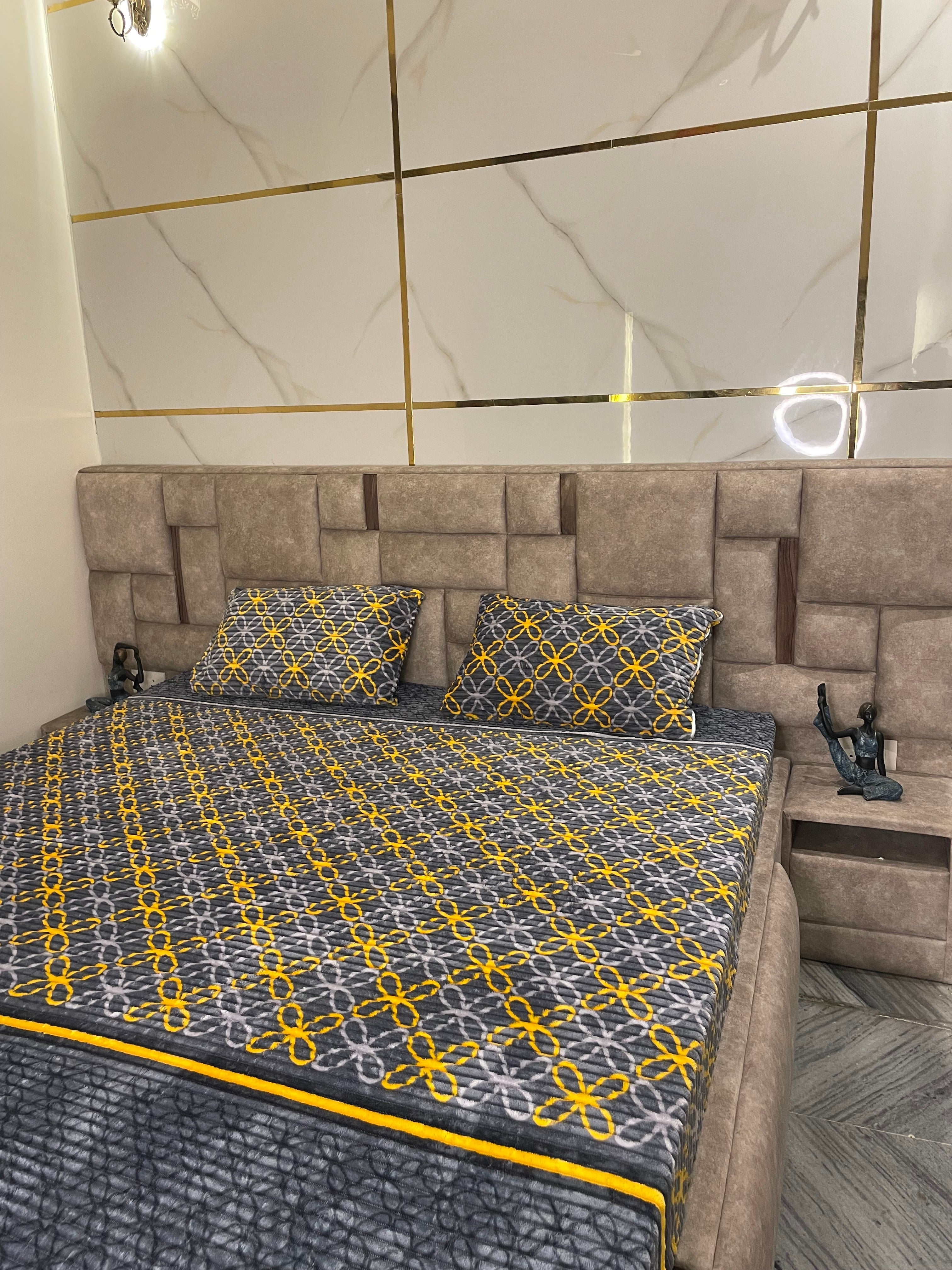 Grey yellow warm fitted bedsheet