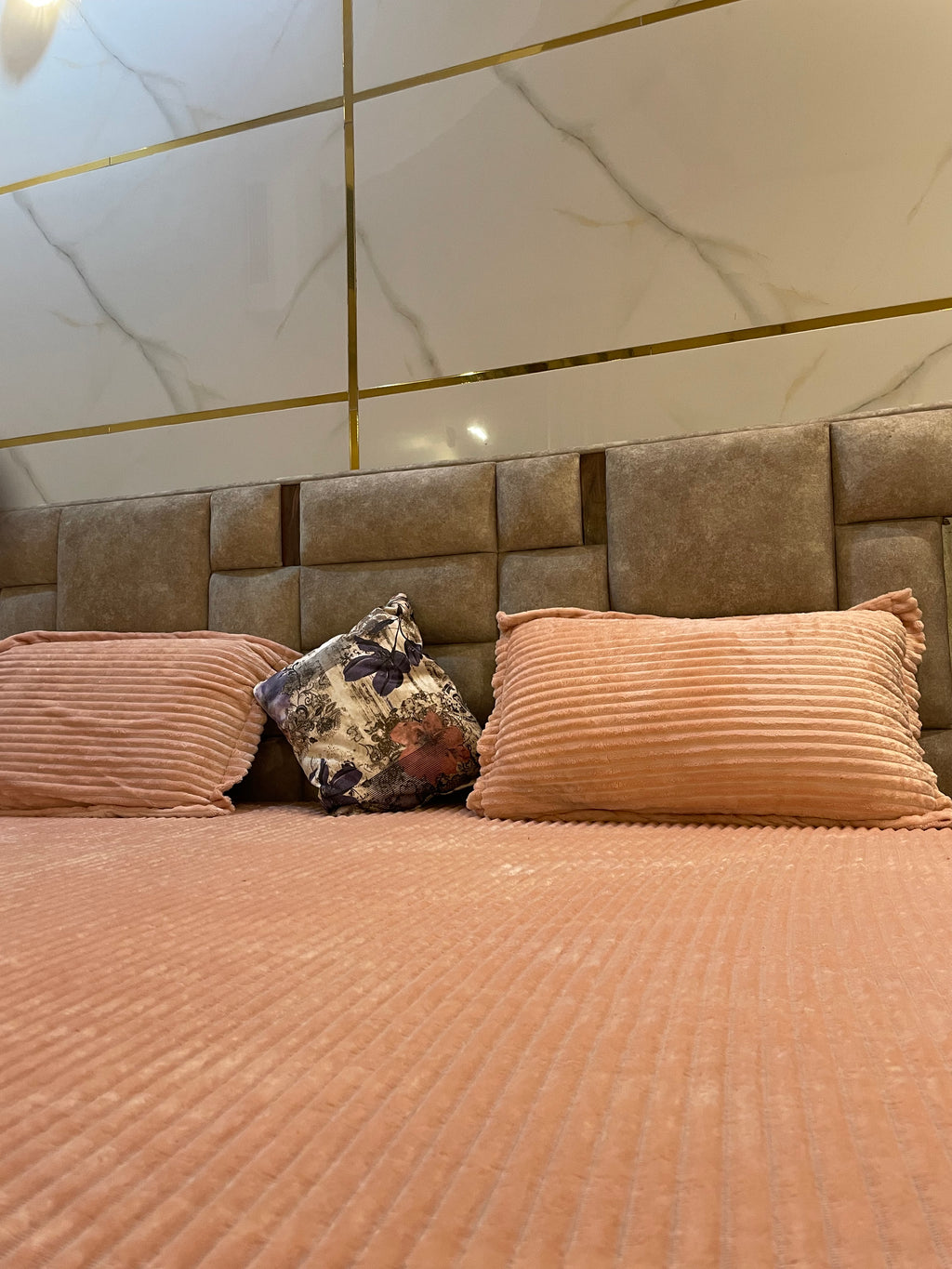 Baby pink velvet elastic fitted bedsheet set