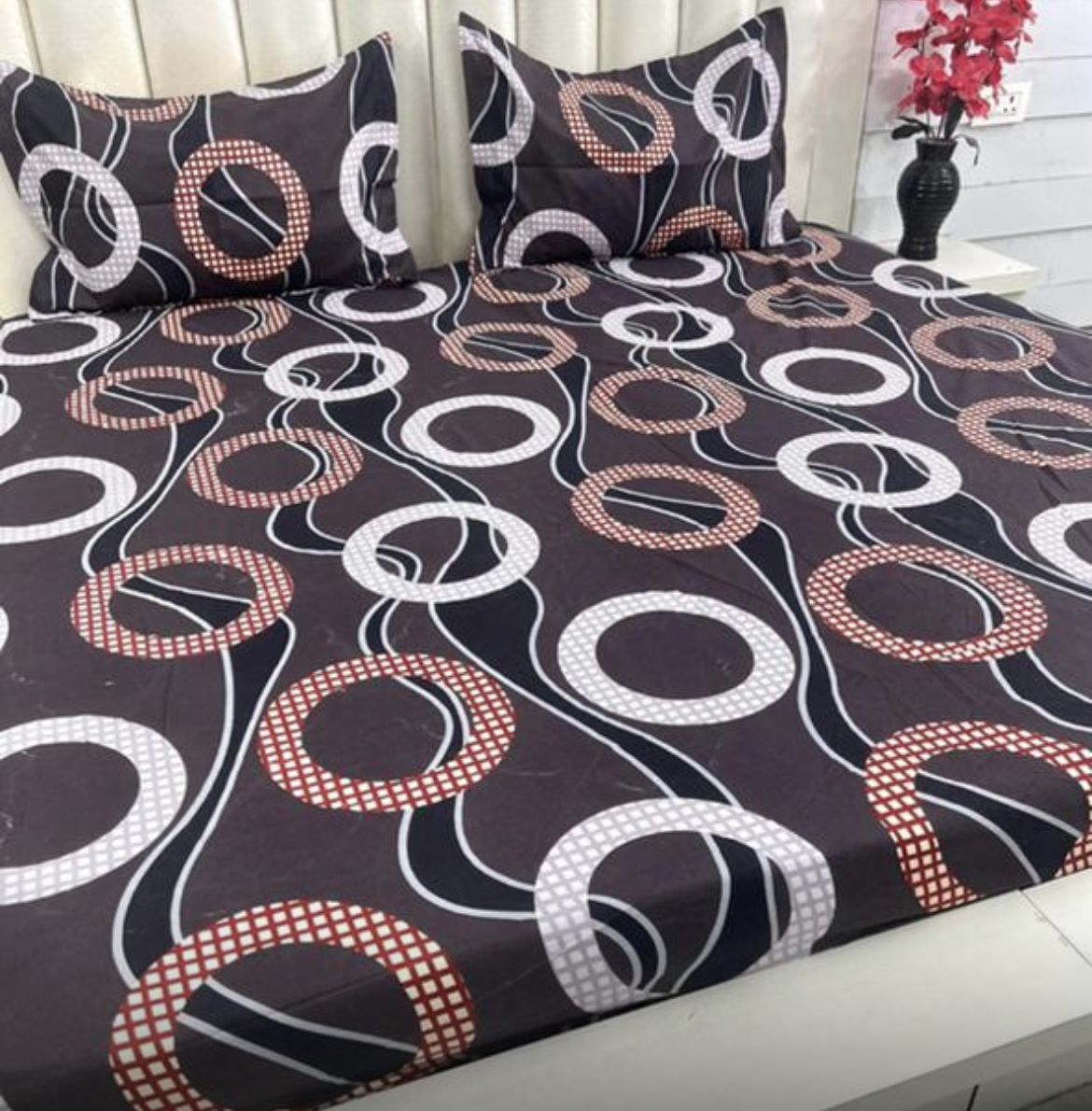 Purple round elastic fitted bedsheet with pillow covers | Premium cotton mix