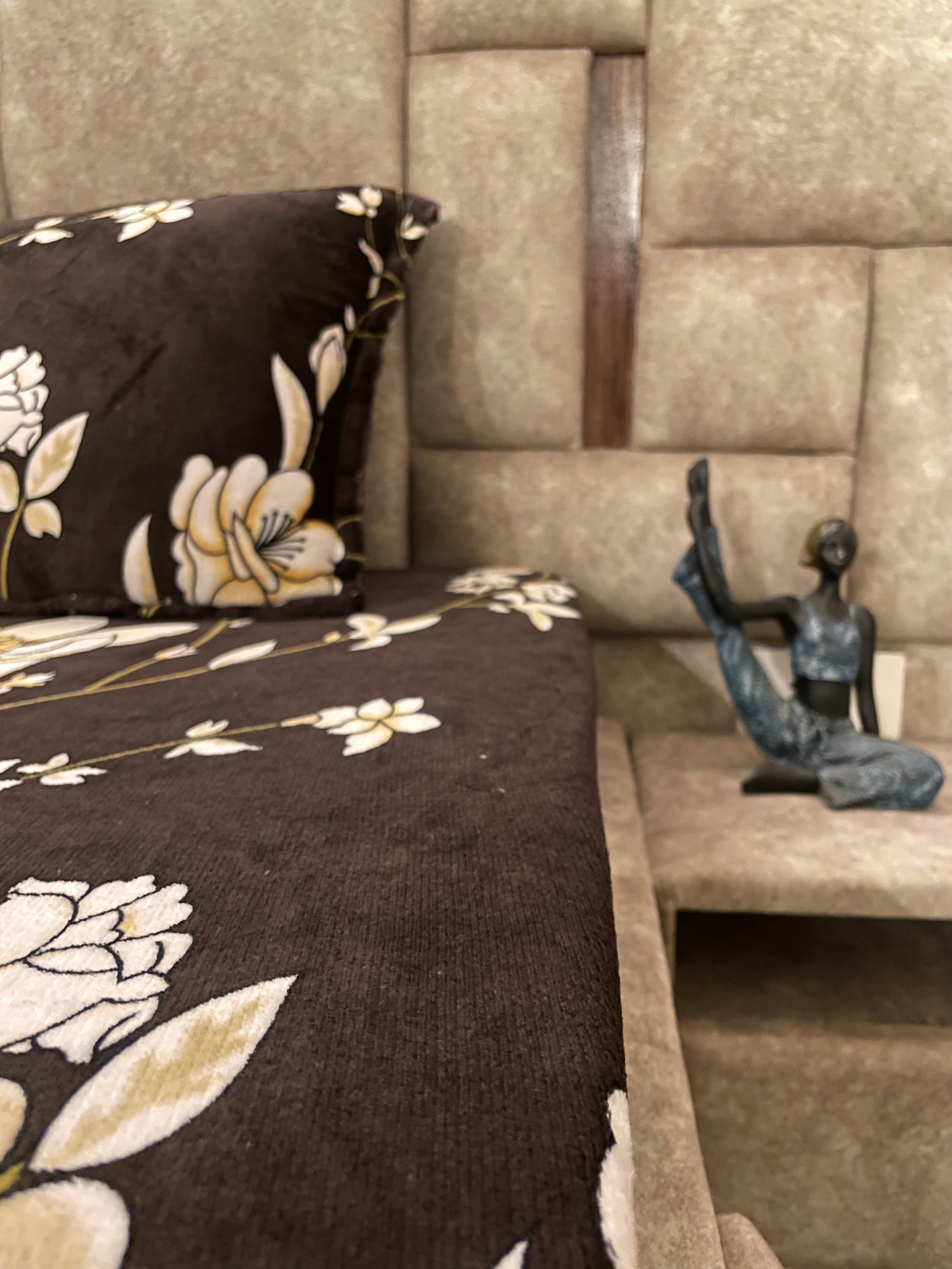 Chocolate Floral Velvet Fitted Bedsheet Set – Luxury Winter Floral Collection