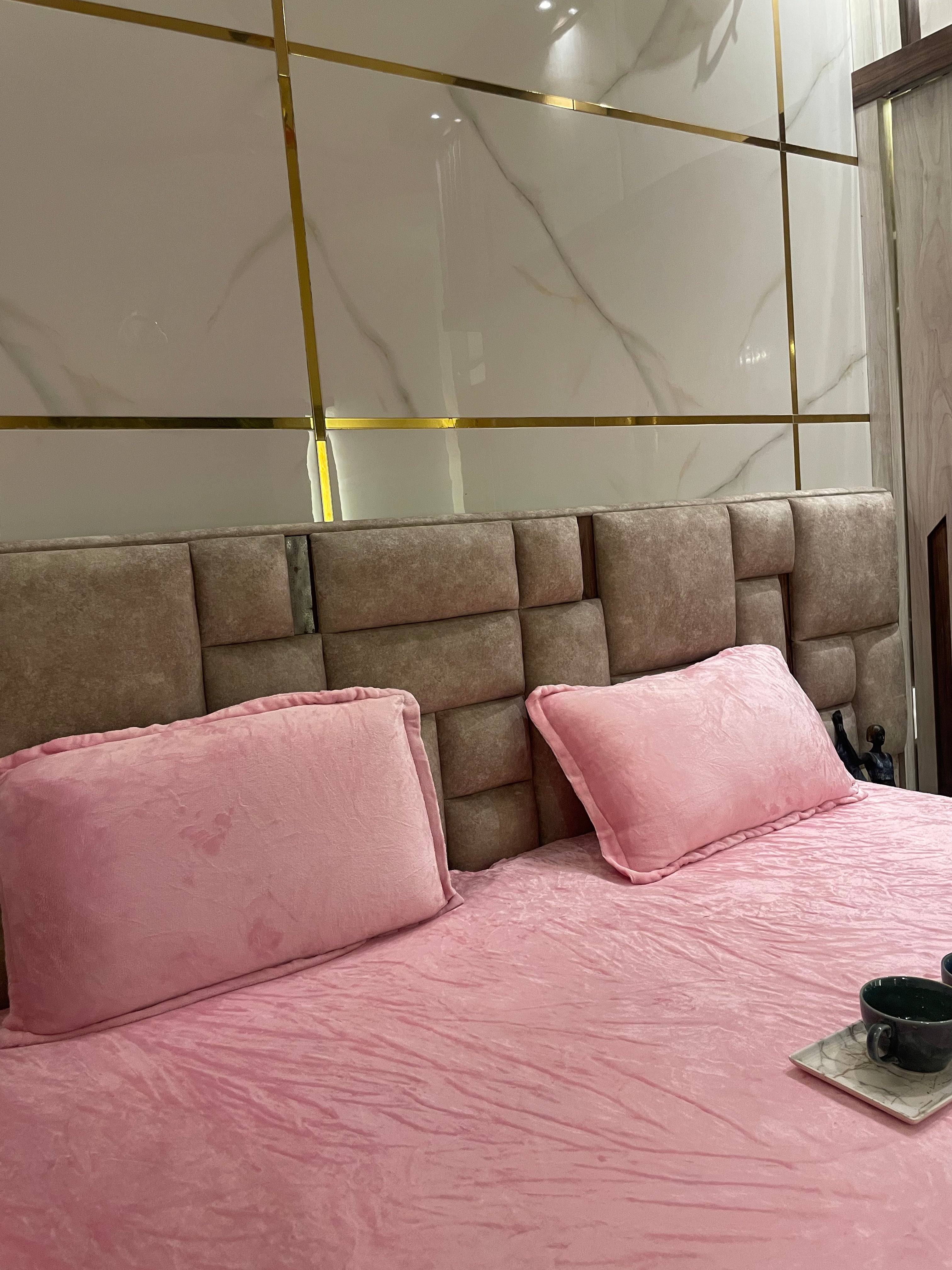 Luxury Pink Plush Fitted Bedsheet with Pillow Covers – Winter Edition