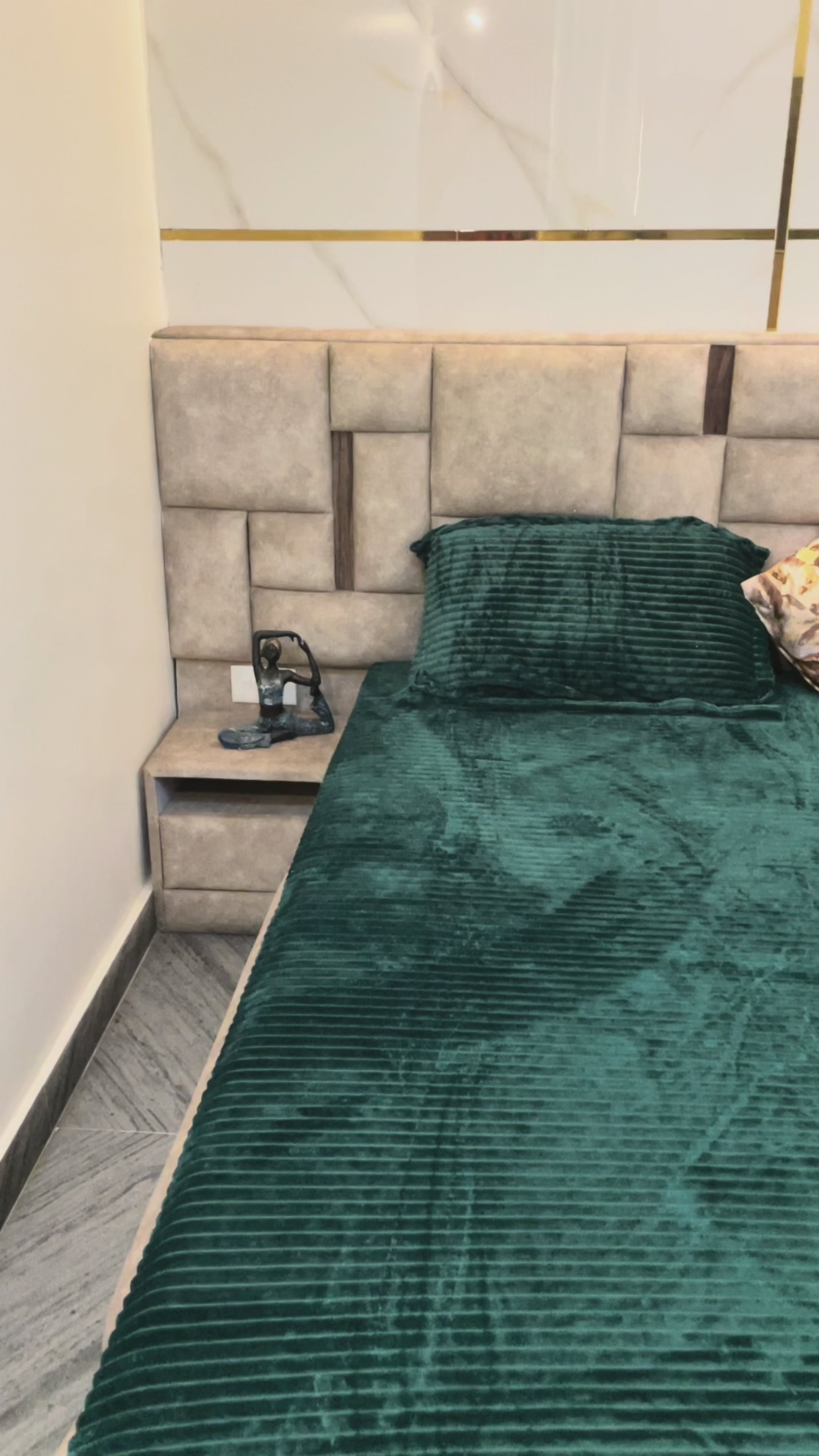 Deep Teal Premium Velvet Ribbed Fitted Bedsheet Set (Elastic Fit) – Luxury Winter Collection