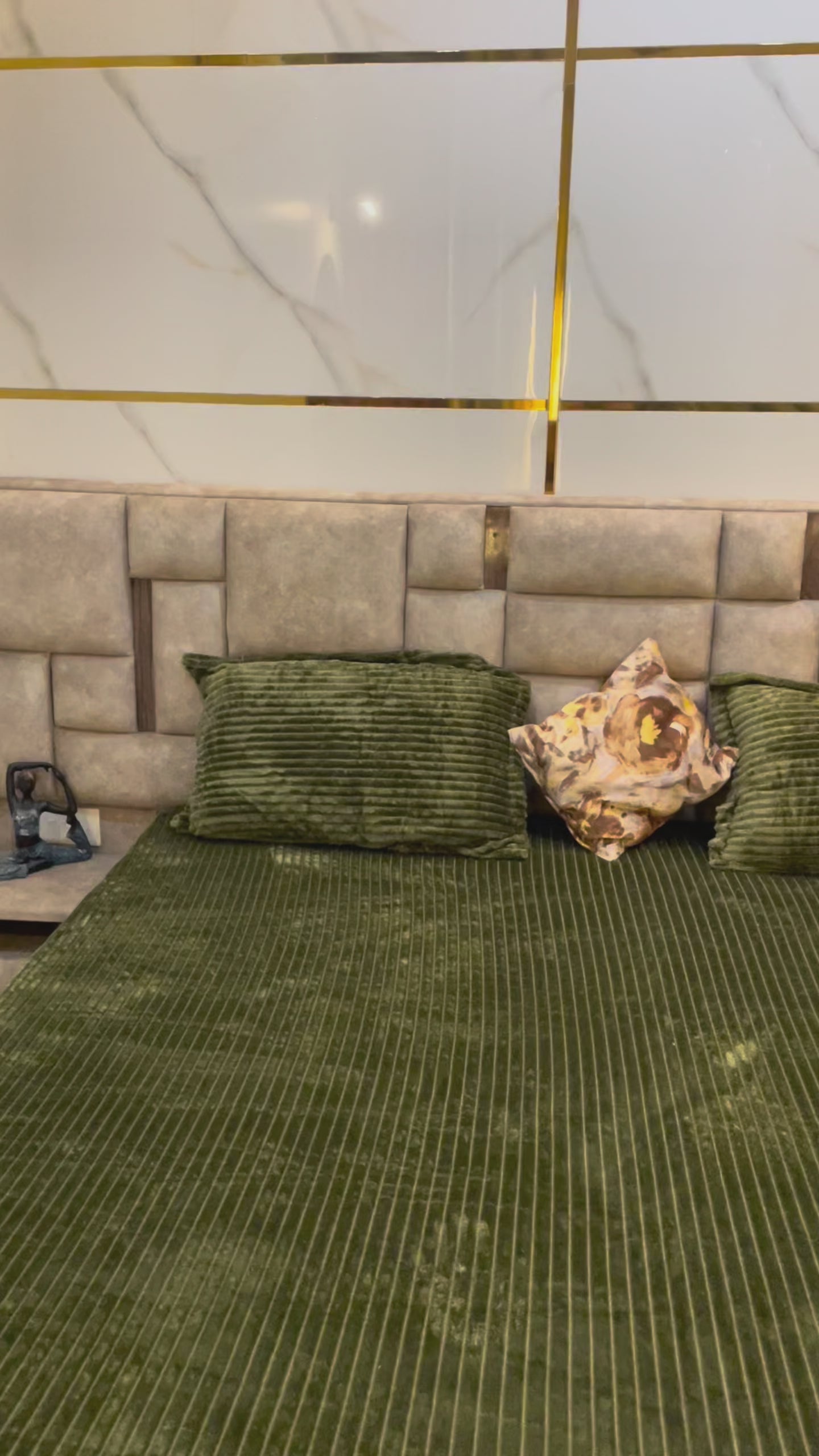 Olive Green Premium Velvet Elastic Fitted Bedsheet Set