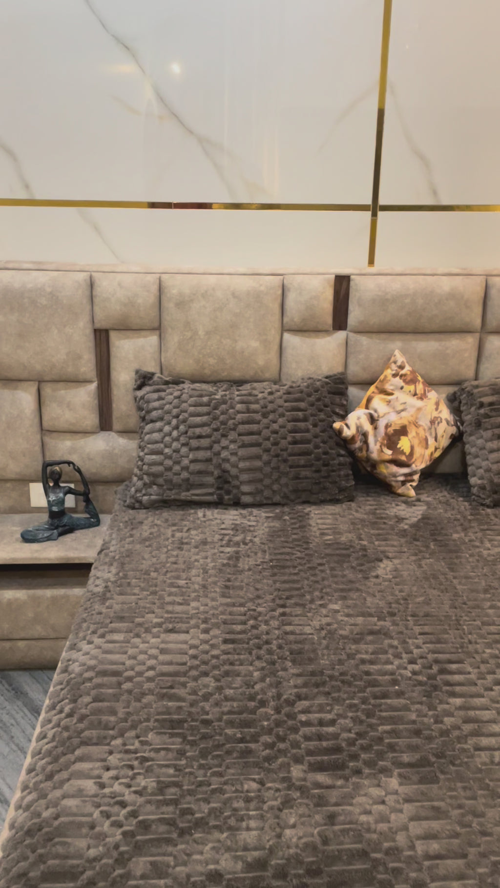 Luxury Rabbit Fur Bedsheet – Ultra Soft, Warm & Cozy Winter Bedding