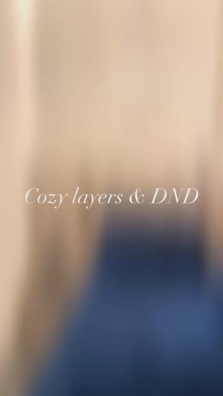 Luxury that feels like home.
Deep navy velvet for plush winter warmth. 💙